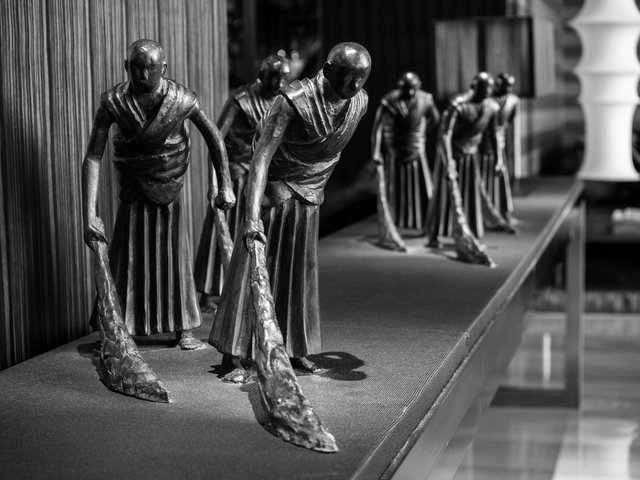 Sculptures mandarinhotel 1 of 1 640 0.0x0.0x4608.0x3456.0 q85