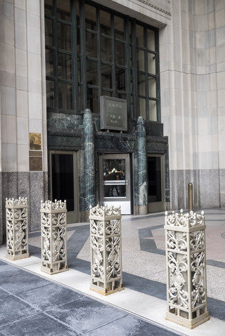 Emp entrance 320 192.65625x0.0x3050.390625x4567.0 q85