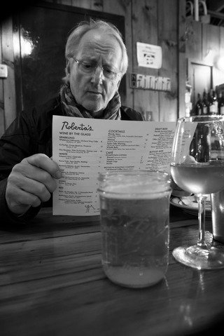 Robertas menu3 ey bw 1 of 1 320 108.0x0.0x3078.0x4608.0 q85