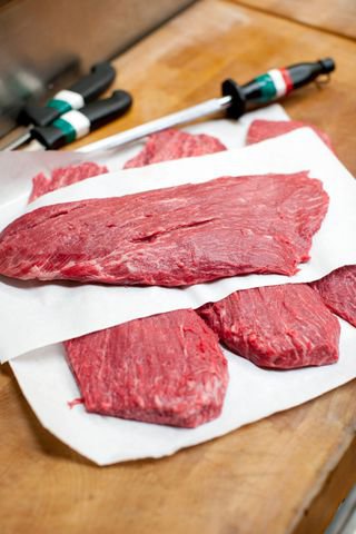 Beef 320 0.0x0.0x1364.933349609375x2048.0 q85