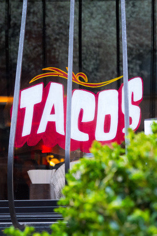 St tacos window 1 of 1 320 907.1999999999999x0.0x2304.0x3456.0 q85