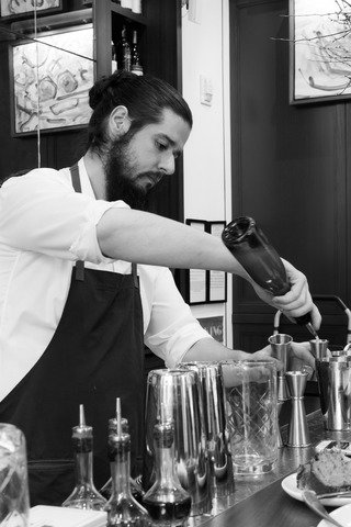Usc barkeeper 1 of 1 320 480.15x0.0x2660.83125x3995.0 q85