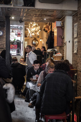 Buvette int 1 of 1 320 194.4x0.0x3074.2875x4608.0 q85