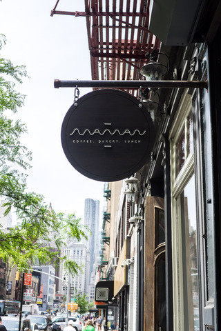 Maman sign 1 of 1 320 285.271875x0.0x3007.57119140625x4508.0 q85